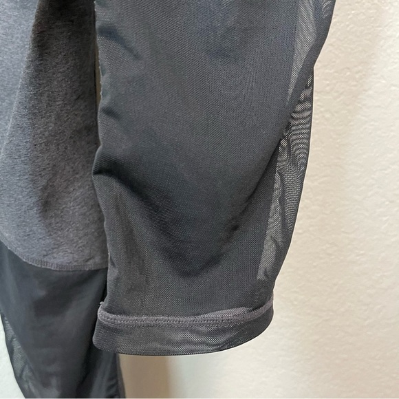 Z by Zella Dark Grey Running Yoga Capri Leggings with See Through Back Size XS - Picture 4 of 7